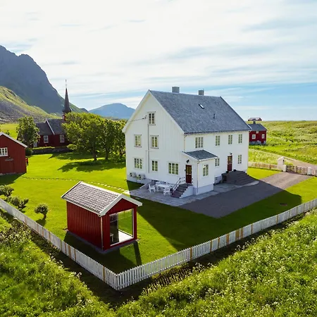 The Old Vicarage - Flakstad Lofoten Villa