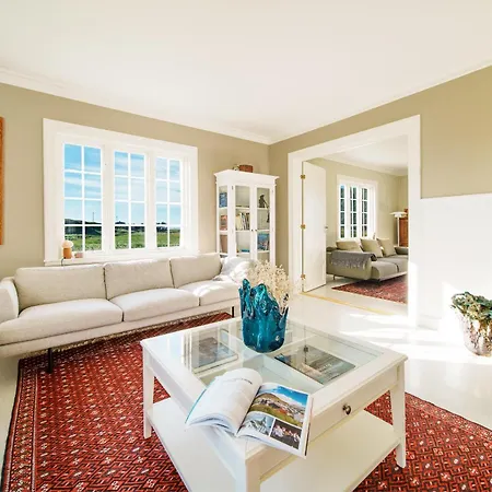 The Old Vicarage - Flakstad Lofoten 람베르그